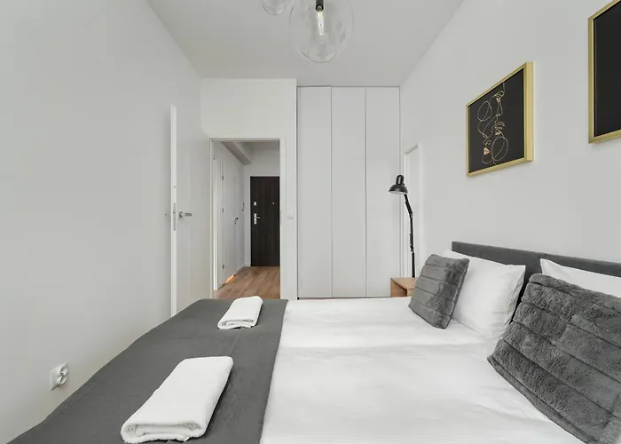 Mieszczanska Modern With Balcony & Free Parking By Renters Wroclaw