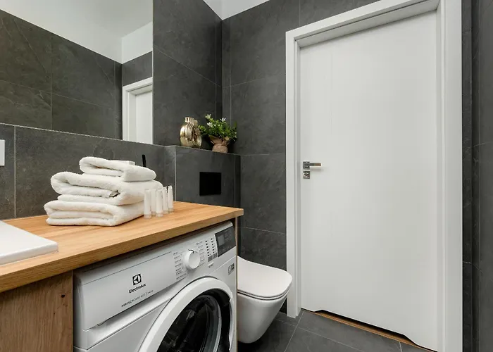 Apartment Mieszczanska Modern With Balcony & Free Parking By Renters