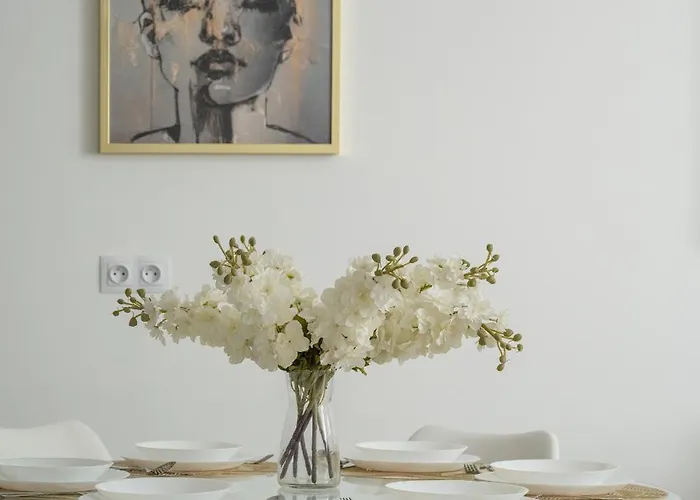 Apartment Mieszczanska Modern With Balcony & Free Parking By Renters Wroclaw