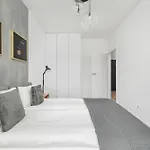 Appartement Mieszczanska Modern With Balcony & Free Parking By Renters