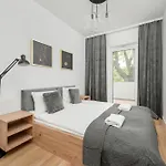 Mieszczanska Modern With Balcony & Free Parking By Renters