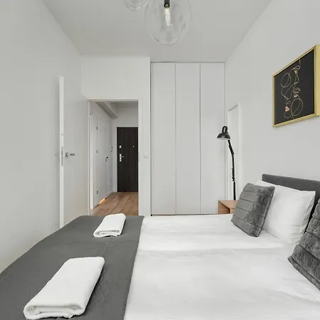 Mieszczanska Modern With Balcony & Free Parking By Renters Breslau