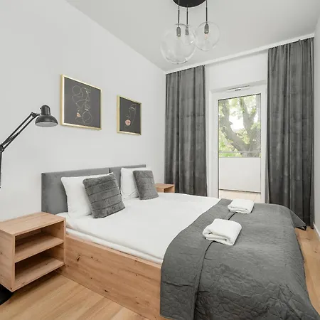 Mieszczanska Modern With Balcony & Free Parking By Renters